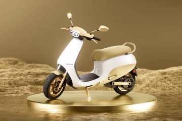 24 காரட் தங்க முலாம் பூசப்பட்ட எலக்ட்ரிக் ஸ்கூட்டரை வெளியிட்ட OLA