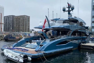 பிரிட்டனில் ரஷ்ய செல்வந்தரின் சொகுசு படகு சிறைபிடிப்பு