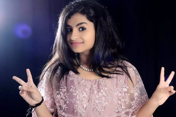 என்னால் எந்திரிக்க கூட முடியவில்லை.. நோயால் அவதிப்பட்டு வரும் ஷிவாங்கி | Sivaangi Is Suffering Cold And Fever