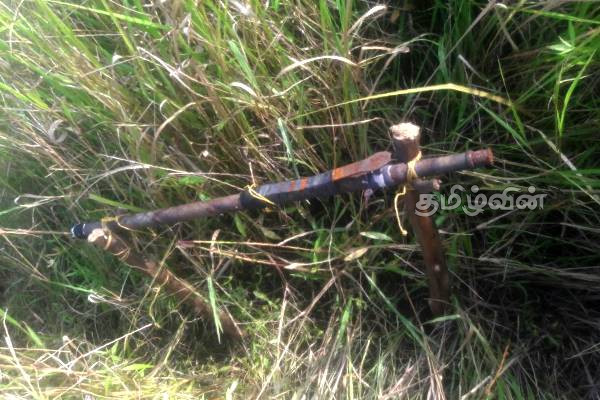 யாழில் விலங்கு வெடிமருந்தில் சிக்கி ஒருவர் படுகாயம் | Family Man Seriously Injured Chundikulam Fire