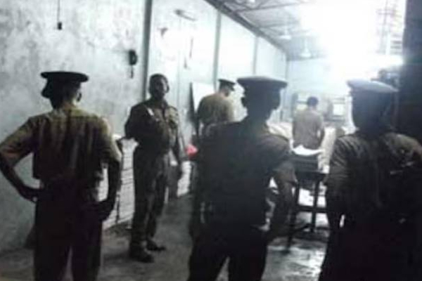 யாழ்ப்பாணத்தில் குடும்பஸ்தர் மீது வாள்வெட்டு தாக்குதல் | Sword Attack On Family Members In Jaffna