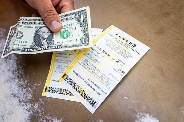 கடுமையான விதிகள்... லொட்டறியில் 1.82 பில்லியன் டொலர் பரிசாக வென்றவர் பரிதவிப்பு | Powerball Winner Faces Agonizing Wait