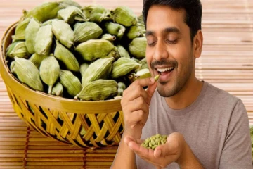 இரவில் உறங்க செல்வதற்கு முன் ஏலக்காயை மென்று சாப்பிட்டால் உடலுக்கு இத்தனை நன்மைகளா?