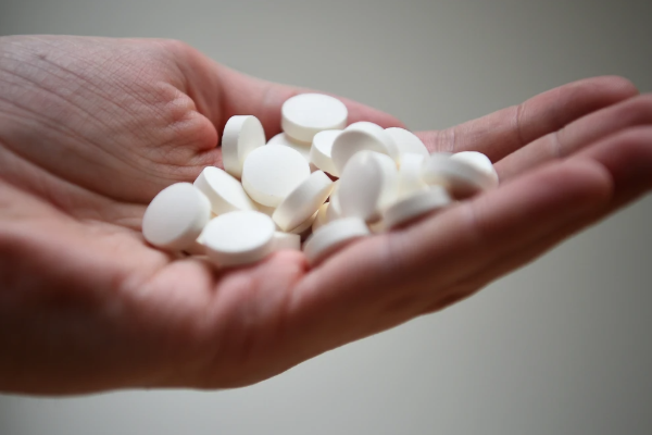 கனடாவில் முக்கிய மருந்தொன்றிற்குத் தட்டுப்பாடு | Pain Killer Shortage In Canada