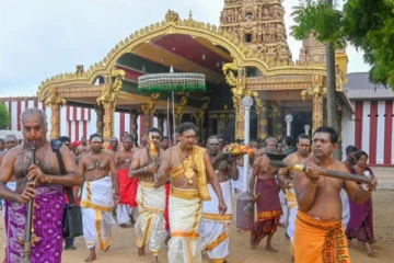 நல்லூர் கந்தனின் பெருந்திருவிழாவை முன்னிட்டு காளாஞ்சி கையளிப்பு!