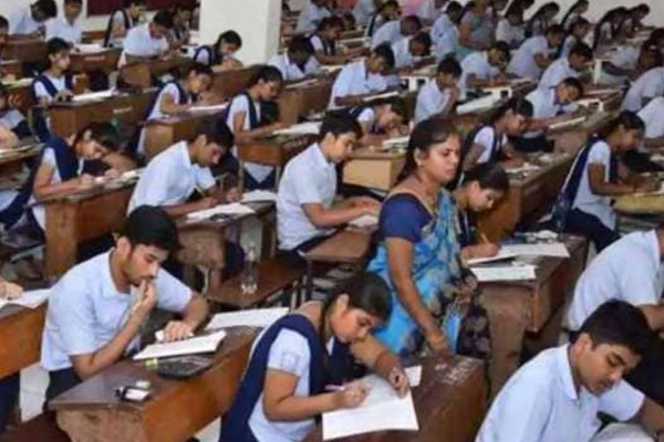 சி.பி.எஸ்.இ. பொதுத்தேர்வு பொருத்தே தமிழகத்தில் 12ம் வகுப்பு பொதுத்தேர்வு நடத்துவது தொடர்பாக முடிவு..! | 12Th Exam Minister Anbilmagesh Announce