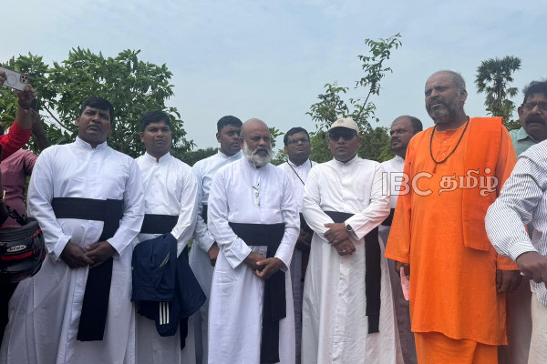 தையிட்டியில் ஆரம்பமான நில மீட்பு போராட்டம் - நேரலை | Jaffna Thiyiddi Thissa Vihara Protest Live தையிட்டியில் ஆரம்பமான நில மீட்பு போராட்டம் - நேரலை | Jaffna Thiyiddi Thissa Vihara Protest Live