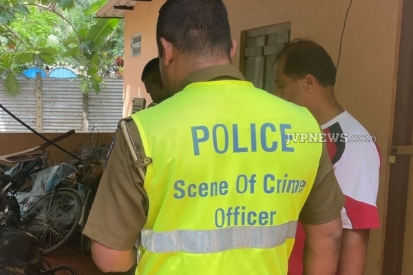 யாழில் அரங்கேறிய மோசமான சம்பவம்; பின்னனியில் புலம்பெயர் நபரா! | Attack On Government Employee S House Injaffna