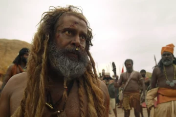 விக்ரம் மிரட்டி இருக்கும் தங்கலான் பட ட்ரெய்லர்