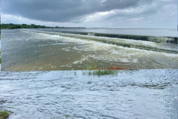 யாழில் பெருக்கெடுத்த பாலியாறு: நீரில் மூழ்கிய கிராமங்கள்(படங்கள்)