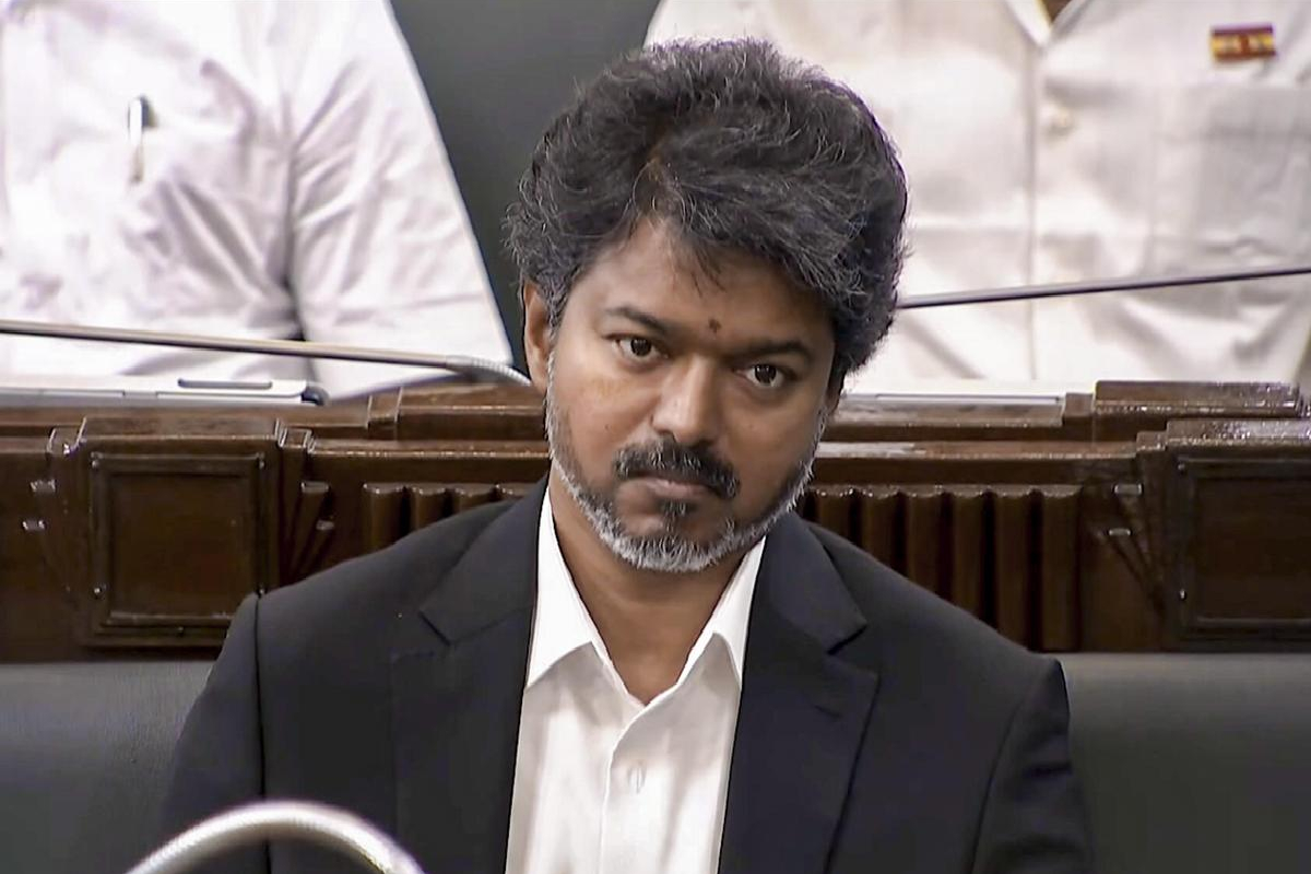 பாரதிராஜாக்கு முதலமைச்சர் விஜய் நேரில் அஞ்சலி | Cm Vijay Personally Pays Tribute To Bharathiraja பாரதிராஜாக்கு முதலமைச்சர் விஜய் நேரில் அஞ்சலி | Cm Vijay Personally Pays Tribute To Bharathiraja