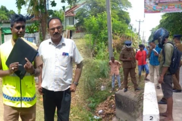 துர்நாற்றம் வீசும் மட்டக்களப்பு வீதி! அசௌகரியத்தில் மக்கள்
