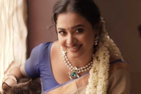 மாடர்ன் லுக்கில் அசத்தும் நடிகை ஜனனி அசோக் குமார்!! ரீல்ஸ் வீடியோ.. | Actress Janani Ashok Kumar Recent Reels Video Post மாடர்ன் லுக்கில் அசத்தும் நடிகை ஜனனி அசோக் குமார்!! ரீல்ஸ் வீடியோ.. | Actress Janani Ashok Kumar Recent Reels Video Post