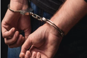 யாழில் கசிப்பு பதுக்கிய இளைஞன் கைது