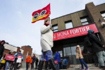 கனடாவில் ஆறாம் நாளாக தொடரும் வேலைநிறுத்தம்