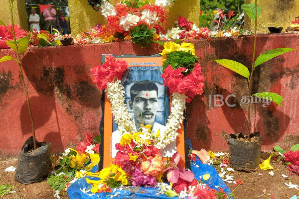 தாயகப்பகுதி கிராமத்திற்குள் இராணுவ சீருடை அணிந்தவர்களால் அரங்கேறிய கொடூரத்தின் உணர்வெழுச்சி நாள்! | Mullaitivu Othiyamalai Massacre Remembered 2022