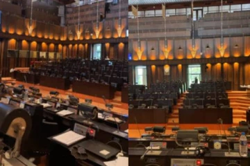 வெறிச்சோடிக் காணப்பட்ட நாடாளுமன்றம்: ஆளும் தரப்பு இல்லாமல் நடைபெற்ற அமர்வு!