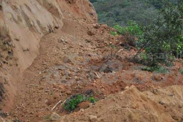 நாட்டின் எட்டு மாவட்டங்களுக்கு நீட்டிக்கப்பட்டது மண்சரிவு அபாய எச்சரிக்கை