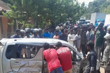 யாழில் பட்டப்பகலில் சினிமா பாணியில் இடம்பெற்ற சம்பவம்!(Photos)