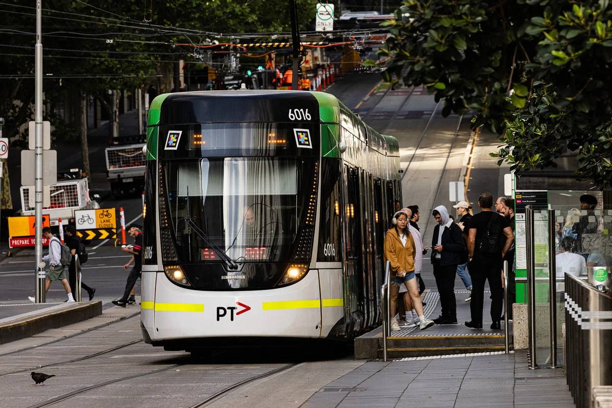 எரிபொருள் நெருக்கடி... இரண்டு அவுஸ்திரேலிய மாகாணங்களில் பொதுப் போக்குவரத்து இலவசம் | Victoria Tasmania Free Public Transport