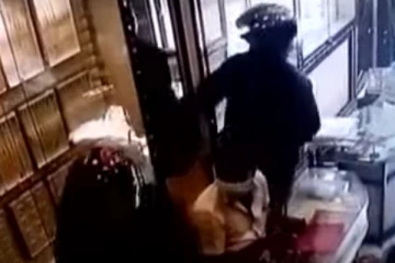 இலங்கையில் தொலைபேசி நிறுவனத்திற்கு காத்திருந்த அதிர்ச்சி - கோடிக்கணக்கான பணம் மாயம்