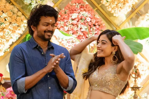 முதல் முறையாக தளபதி 66 படப்பிடிப்பில் இருந்து லீக்கான ராஷ்மிகாவின் வீடியோ.. யாருடன் இருக்கிறார் பாருங்க | Rashmika With Kushboo In Thalapathy 66 Shooting