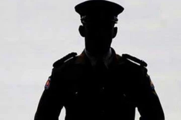 தமிழர் பகுதியில் பொலிஸ் கான்ஸ்டபிளை தாக்கிய மர்மநபர்கள்!