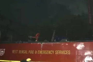 கொல்கத்தாவில் உள்ள ஹொட்டலில் ஏற்பட்ட தீ விபத்தில் 14 பேர் பரிதாபமாக உயிரிழப்பு