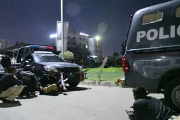 பாகிஸ்தானில் கார் குண்டு தாக்குதலில் 5 பேர் பலி