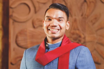 கொள்கலன்களை கொக்குகள் தூக்கிச் சென்று மித்தெனியாவில் போட்டனவா! - நாமல்