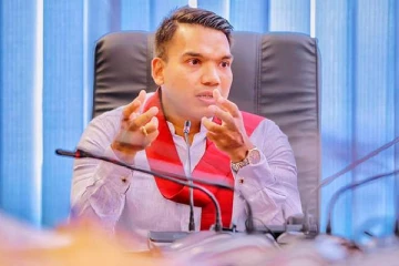 அமைச்சரவையில் மௌனமாகயிருந்தவர்கள்  வெளியே விமர்சிக்கின்றனர்