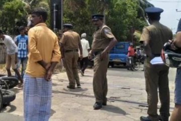 கண்டியில் வேன் விபத்துக்குள்ளானதில் மூன்று பேர் பலி