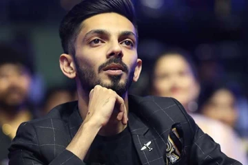 கோடியில் புரளும் இசையமைப்பாளர் அனிரூத்....இப்போ அவர் வாங்கும் சம்பளம் எத்தனை கோடி தெரியுமா? ஷாக்காகிடாதீங்க