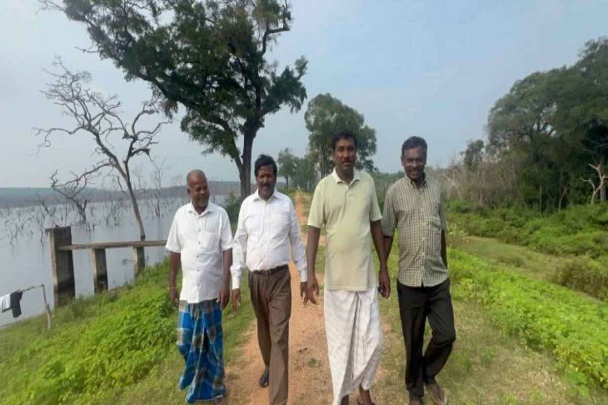 வீதியில்லாமல் அவதிக்குள்ளாகும் வவுனியா வடக்கு பிரதேச மக்கள் - ரவிகரன் எம்.பி கொடுத்த வாக்குறுதி | People Of Vavuniya North Area Suffer Without Roads