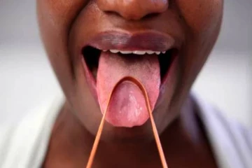 ஒரு மாதத்திற்கு நாக்கை சுத்தம் செய்யாவிட்டால் என்ன நடக்கும்?