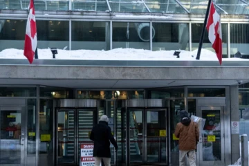 கனேடிய நிரந்தர குடியிருப்பு அனுமதி பெற விண்ணப்பித்துவிட்டு காத்திருப்பவர்களுக்கு ஒரு அவசர செய்தி...