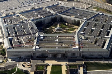 பென்டகன் வாசலில் துப்பாக்கிச் சூடு! அமெரிக்காவில் பரபரப்பு.. உடனடியாக பொதுமுடக்கம் அறிவிப்பு