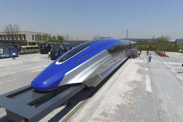 உலக சாதனை படைத்த சீனா! மிரண்டு போயுள்ள உலக நாடுகள் | World Record Holder China Train At Lightning Speed