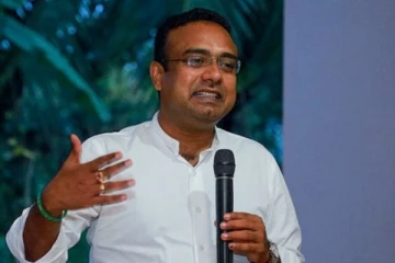 විදුලි වාහනයක් ආනයනය කිරීමට පිරිසකට විශේෂ අවස්තාවක්..