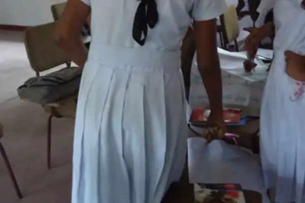 மூன்றாம் மாடியிலிருந்து குதித்த உயர்தர மாணவி ; பரீட்சைக்கு முன்னர் நடந்தேறிய சம்பவம் | Student Jumped From Third Floor