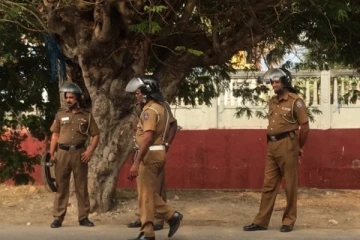 பொலிஸாரின் வலையில் வசமாக சிக்கிய பிடியாணை பிறப்பிக்கப்பட்டுள்ள இளைஞர்