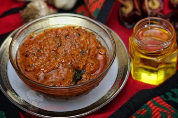 10 நாள் ஆனாலும் கெடாமல் இருக்கும் பூண்டு தொக்கு! எப்படி தயாரிக்கலாம்?