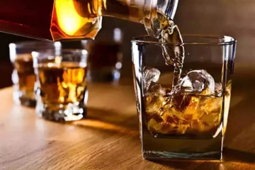 மதுபானம் கொள்வனவு செய்தவருக்கு காத்திருந்த அதிர்ச்சி