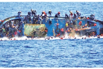 லிபியா படகு கவிழ்ந்த விபத்தில் 61 அகதிகள் பலி!