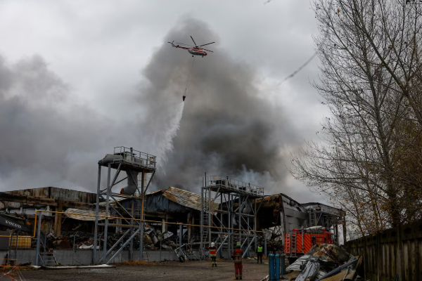 உக்ரைனில் ரஷ்யாவின் கொடூர தாக்குதல்: பலர் படுகாயம் | Russia Airstrike Kills 4 In Kyiv உக்ரைனில் ரஷ்யாவின் கொடூர தாக்குதல்: பலர் படுகாயம் | Russia Airstrike Kills 4 In Kyiv