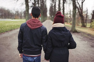 வவுனியா பகுதியில் பொலிஸாரிடம் சிக்கிய காதலர்கள்