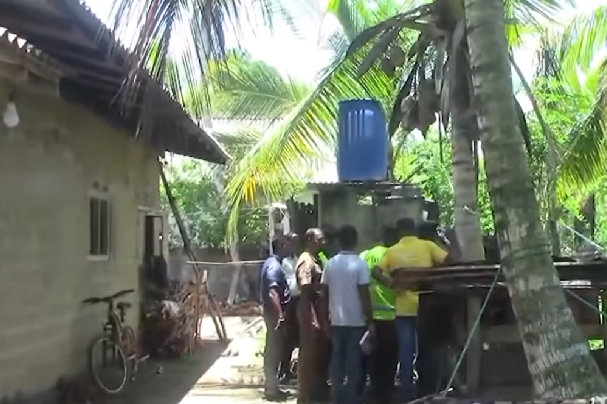 வீடொன்றில் அரங்கேறிய கொடூரம்; வெளிநாட்டில் மனைவி; பறிபோன இரு உயிர்கள் | 2 Bodies Recovered Galle House Further Details