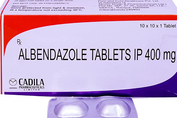  Albendazole 