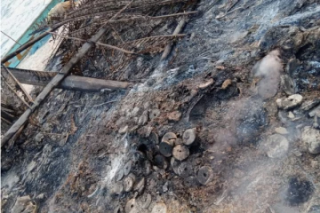 நெடுந்தீவு கடற்தொழிலாளரின் வாடி எரிப்பு: 15 இலட்சம் ரூபா பெறுமதியான பொருட்கள் தீக்கிரை...! (Photos)