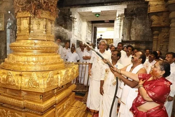 திருப்பதி ஏழுமலையான் கோவிலில் ஆழ்வார் திருமஞ்சனம்